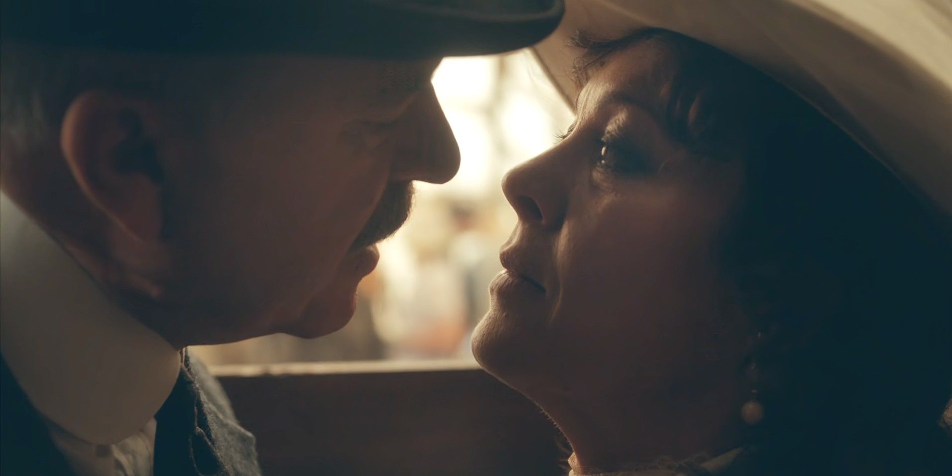 Inspector Campbell (Sam Neill) and Polly Gray (Helen McCrory) standing inches apart before his death in Peaky Blinders season 2, episode 6