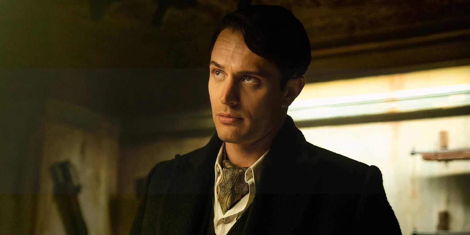 Colin Woodell as Winston Scott in The Continental