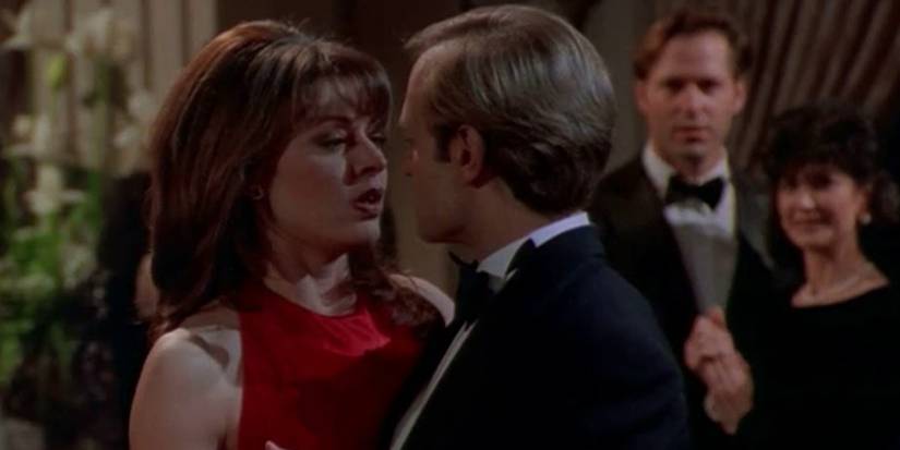 Daphne and Niles dancing in Frasier