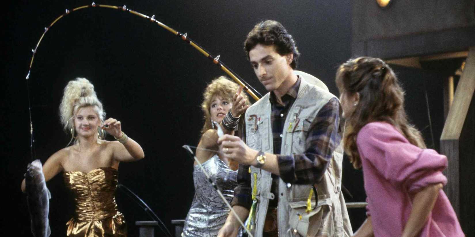 Danny Tanner (Bob Saget) attempts to fish in the Full House episode "Sea Cruise"