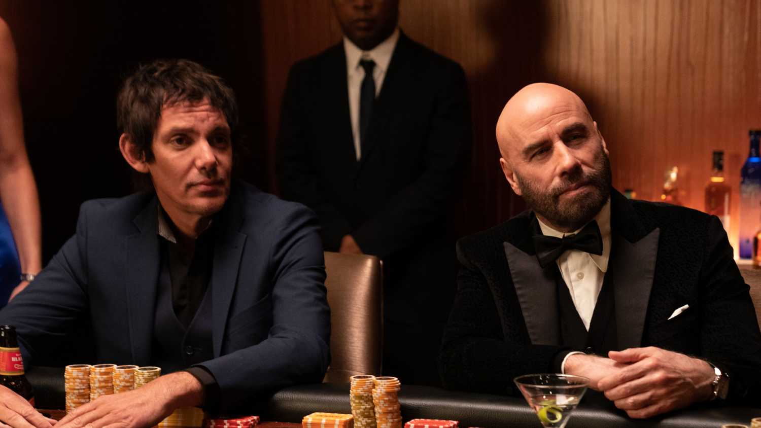 Ulasan High Rollers: Tidak Menyenangkan dan Menarik, High Rollers John Travolta Membuat Saya Bertanya-tanya Kapan Akan Berakhir