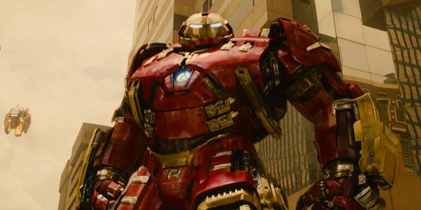 Homem de Ferro na armadura Hulkbuster em Vingadores: Era de Ultron