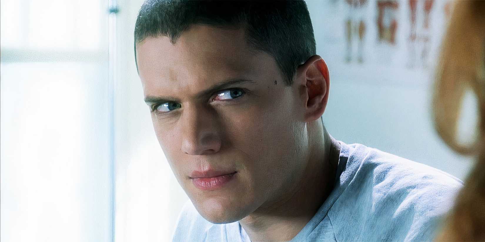 Michael smirking in Prison Break