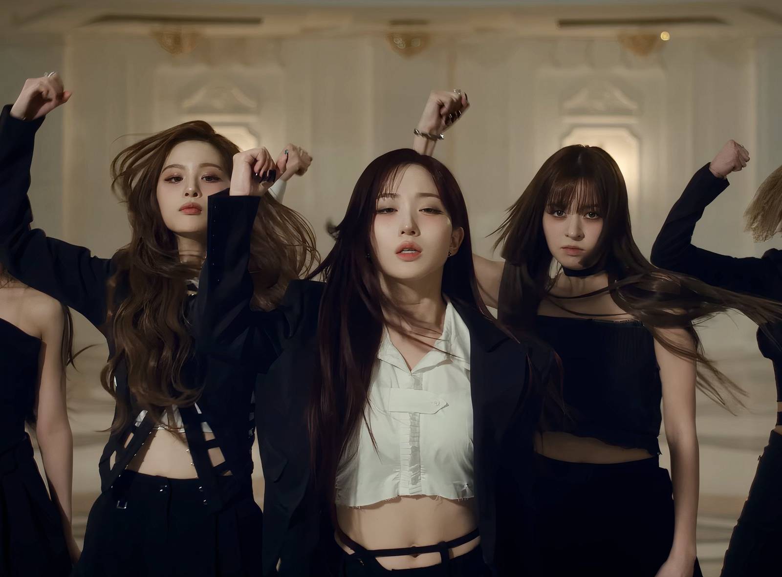 K-POP・アジア myks A2O MAY 'Under My Skin (A2O)' Official Video - YouTube