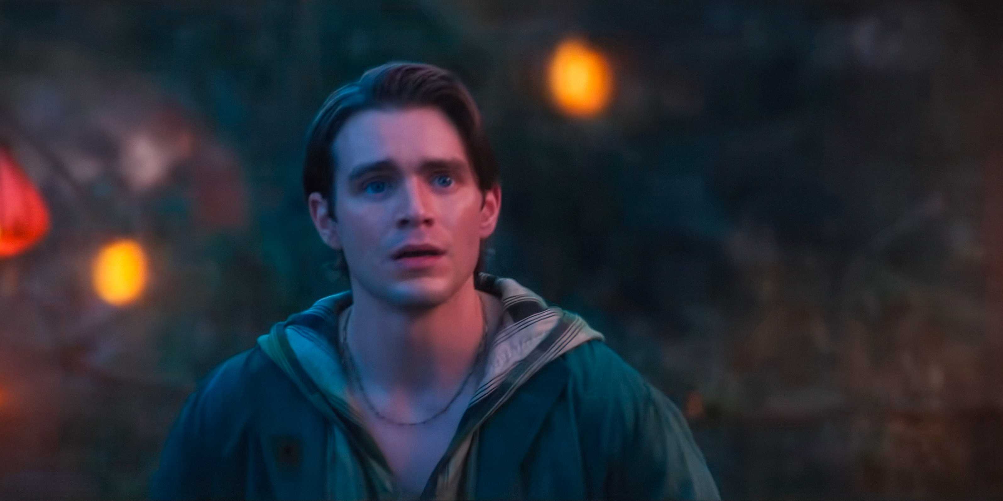 Jonathan (Andrew Burnap) in awe in Snow White (2025)