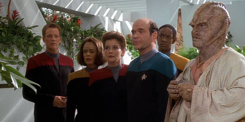 Star Trek Voyager Displaced Whole Crew