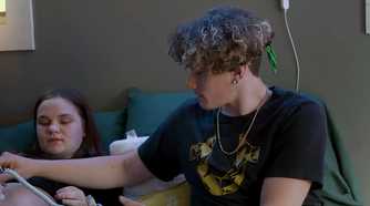 Kylen Smith lets Jason Korpi do an ultrasound on Unexpected