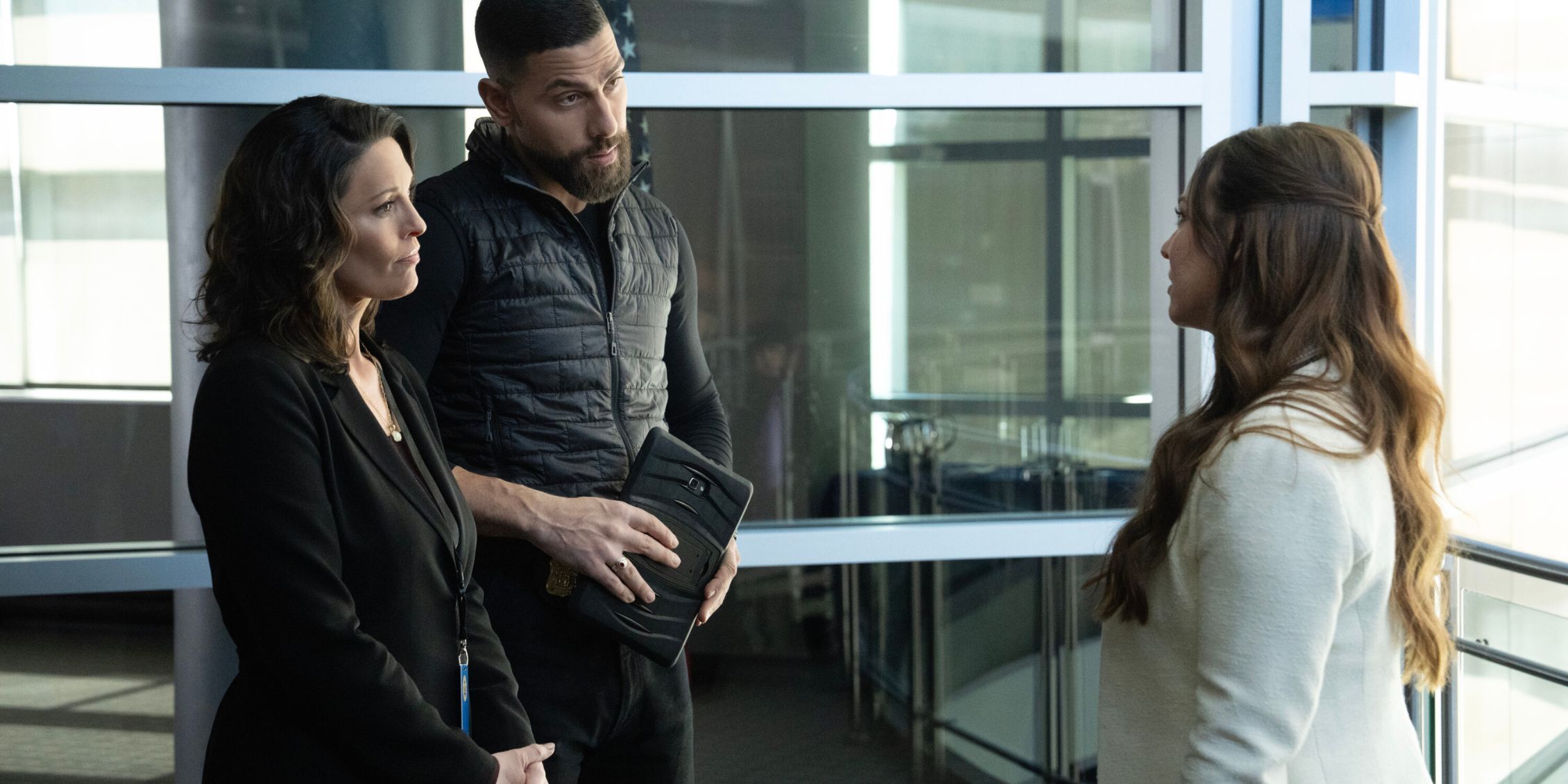 FBI Isobel and OA talk to a witness