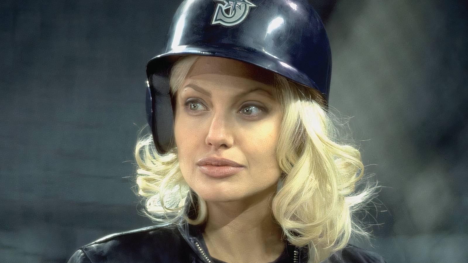 Angelina Jolie's Forgotten Rom-Com Becomes Netflix Hit 23 Years After $16M  Failure, image size:1600x900