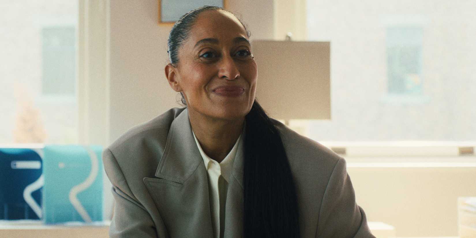 Black Mirror Staffel 7 Common People Gaynor lächelt