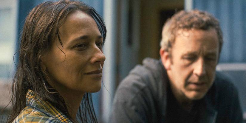 Cena de Black Mirror com Rashida Jones e Chris O'Dowd.