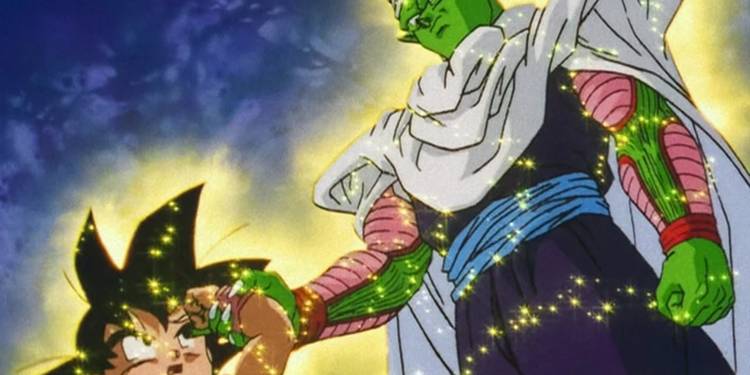 Goku reçoit de l'énergie de Piccolo pour lui permettre de transporter l'enfant.