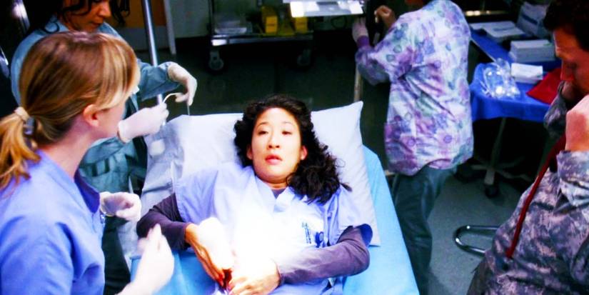 Ellen Pompeo as Meredith Grey and Sandra Oh as Cristina Yang in Grey's Anatomy season 5 episode 2