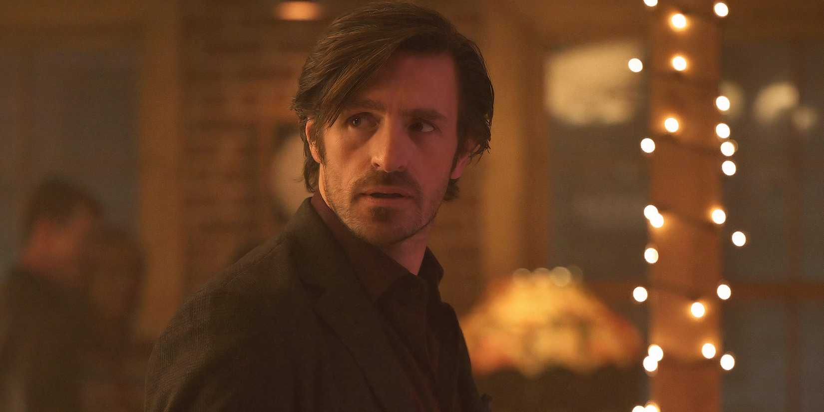 Eoin Macken as Davis Collins in Ransom Canyon