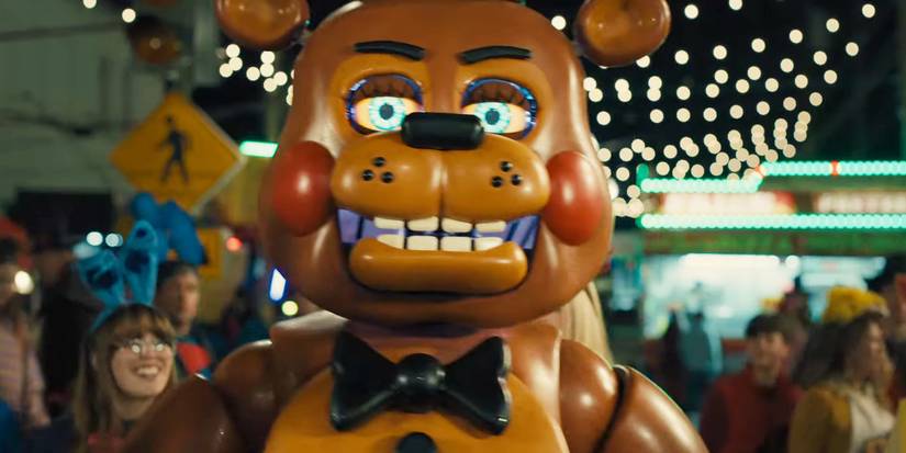Freddy Fazbear em um carnaval lotado em Five Nights at Freddy's 2