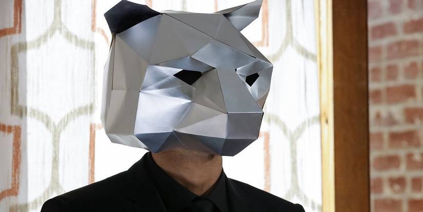 A still from the episode The Bear Mask in The Blacklist