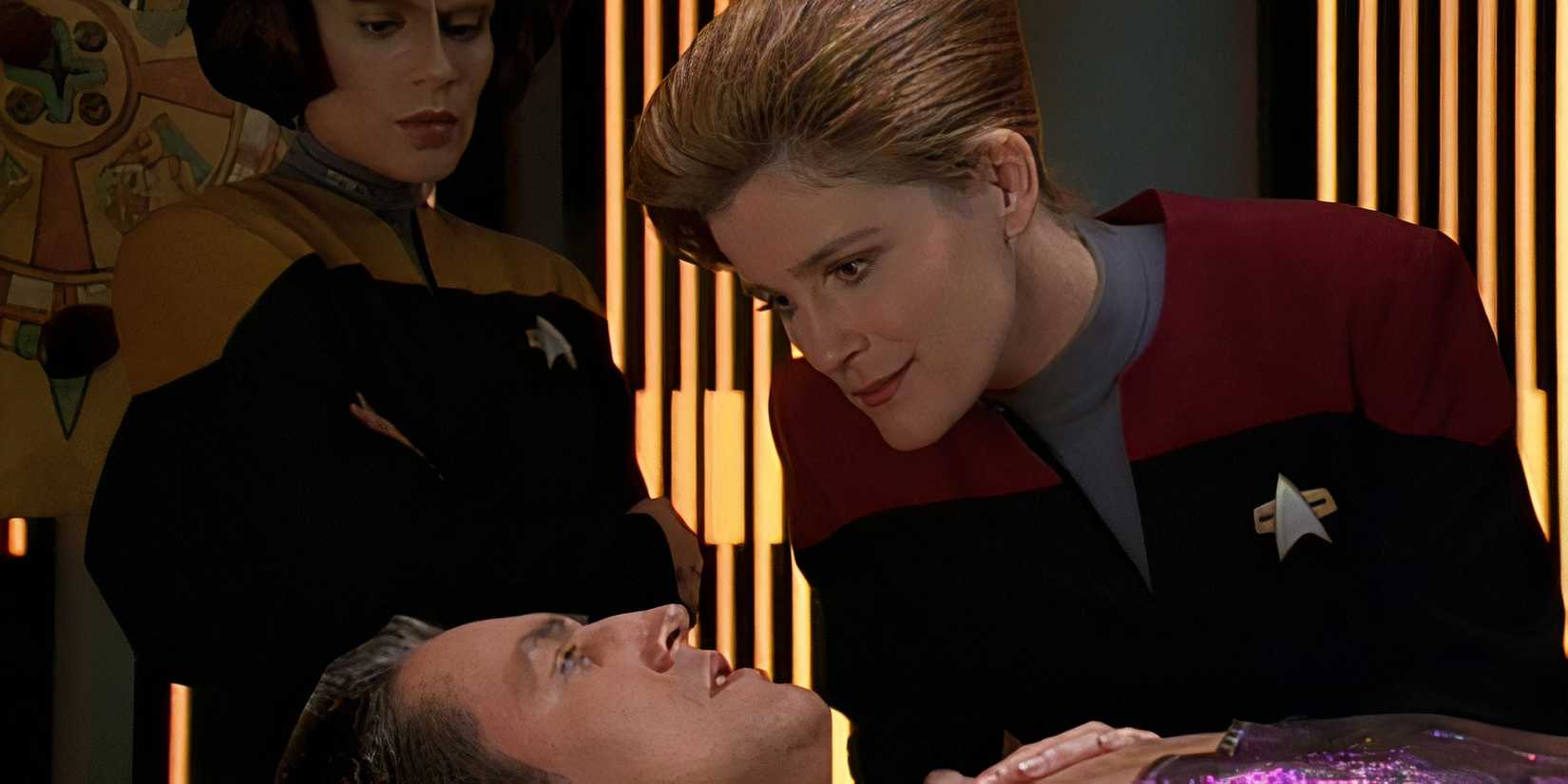 Star Trek: Voyager Officially Replaces Captain Janeway In The Q Trials