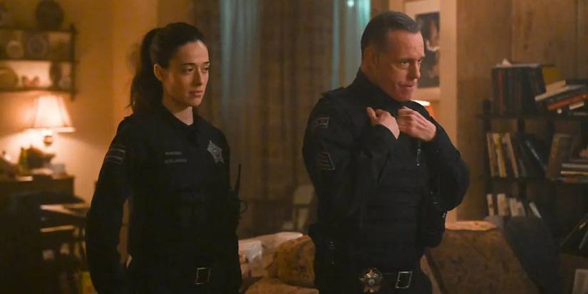 Kim-Burgess-and-Hank-Voight-in-Chicago-PD