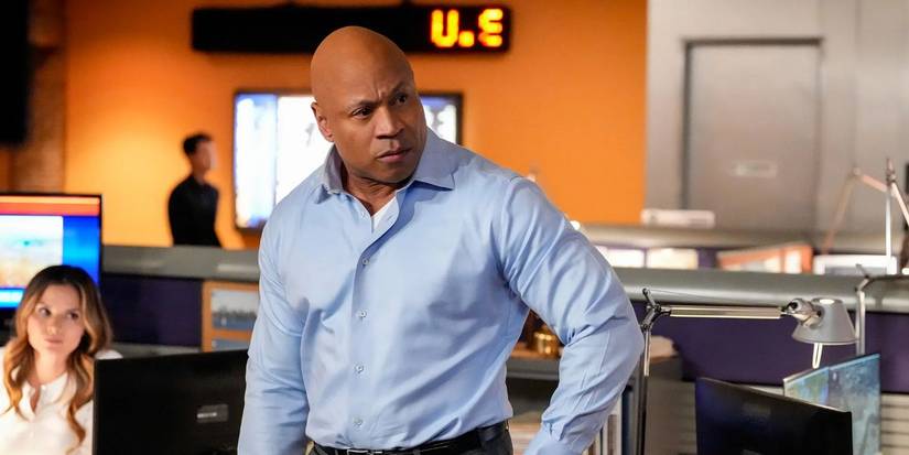 LL Cool J as Sam Hanna in the NCIS office