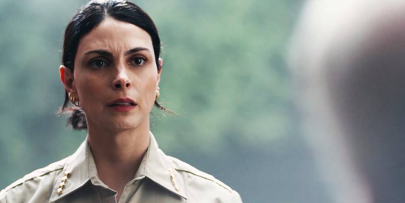 Morena Baccarin as Mickey Fox in Fire Country season 3, episode 16