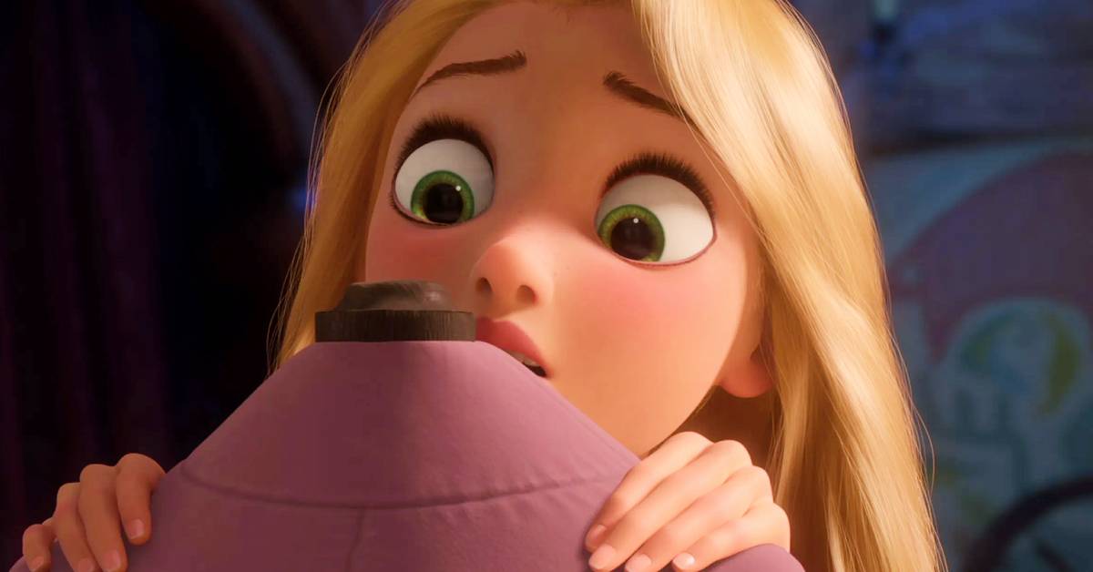 Tangled Hiding Review: Disney's Most Romantic Ride Ever?! Disney