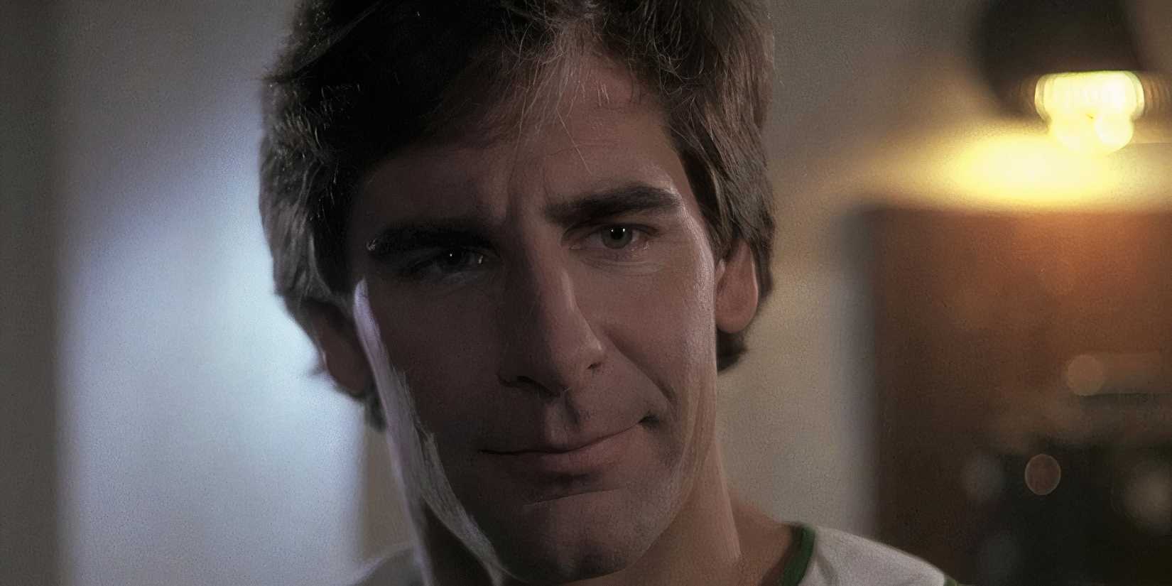 Scott Bakula looks ahead with a slight smile on his face in Quantum Leap