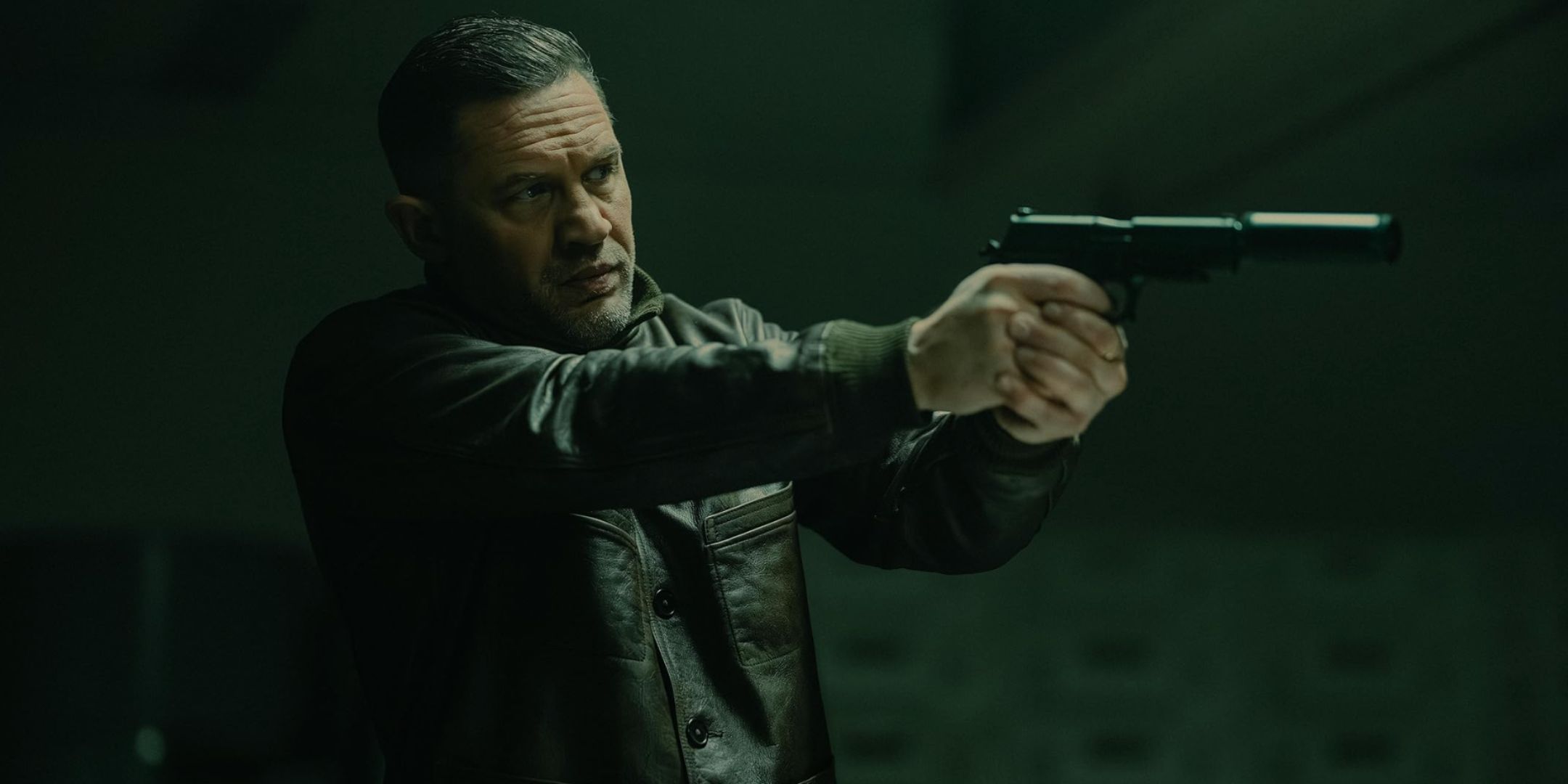 screenrant-sandbox-2025-04-12t225328-424 Tom Hardy's Major MobLand Season 3 Story Shakeup Teased By EP