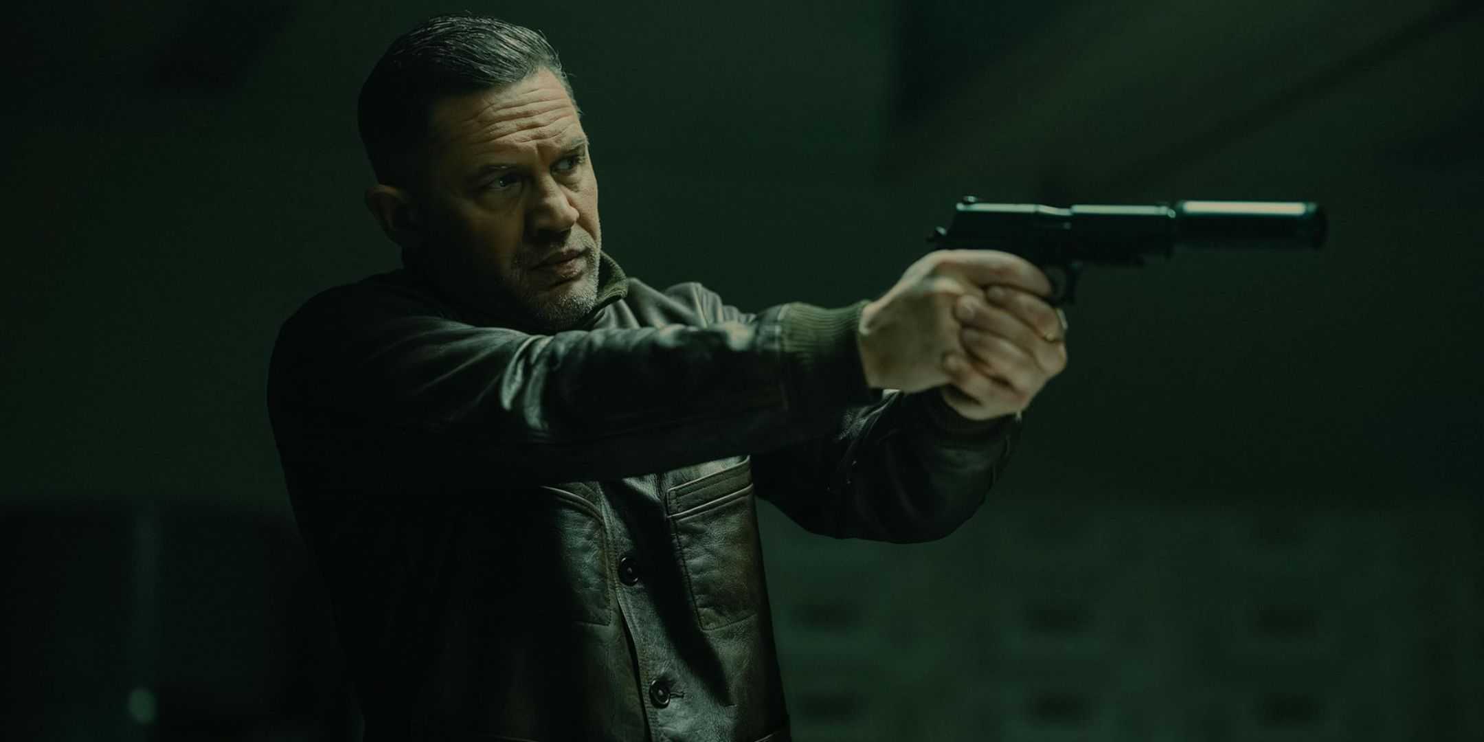 screenrant-sandbox-2025-04-12t225328-424 Tom Hardy's Major MobLand Season 3 Story Shakeup Teased By EP
