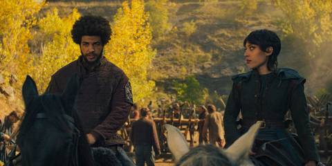 Faile Bashere (Isabella Bucceri) and Perrin Aybara (Marcus Rutherford) on their horses in The Wheel of Time Season 3 Ep 7