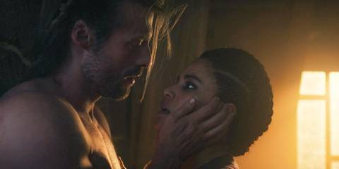 The Wheel of Time Season 3 Ep 7Alanna Mosvani (Priyanka Bose) and Maksim (Taylor Napier) looking at each other passionately in 