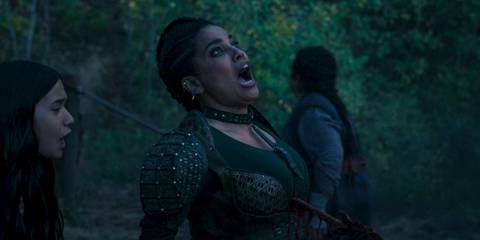 Alanna Mosvani (Priyanka Bose) is pierced by an arrow in The Wheel of Time Season 3 Ep 7