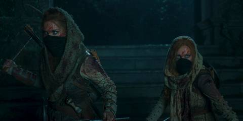 Bain (Ragga Ragnars) and Chiad (Maja Simonsen) ready to attack in The Wheel of Time Season 3 Ep 7