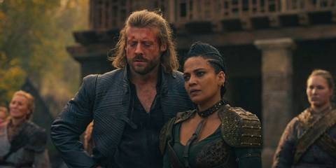 Alanna Mosvani (Priyanka Bose) with Maksim (Taylor Napier) in The Wheel of Time Season 3 Ep 7