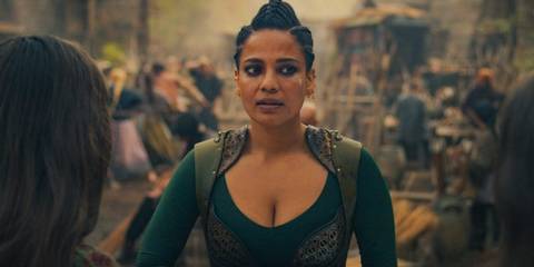Alanna Mosvani (Priyanka Bose) giving lessons in The Wheel of Time Season 3 Ep 7