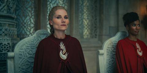 Liandrin Guirale (Kate Fleetwood) being part of the council in The Wheel of Time Season 3 Ep 8