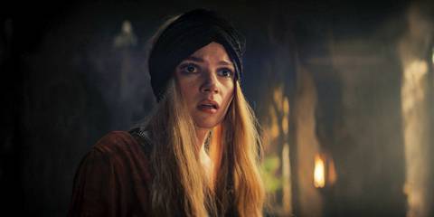 Elayne (Ceara Coveney) with a frightened look in The Wheel of Time Season 3 Ep 8