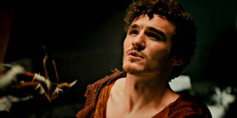 Mat Cauthon (Dónal Finn) trying to act unafraid in The Wheel of Time Season 3 Ep 8