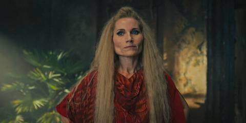 Liandrin Guirale (Kate Fleetwood) with a stern expression in The Wheel of Time Season 3 Ep 8