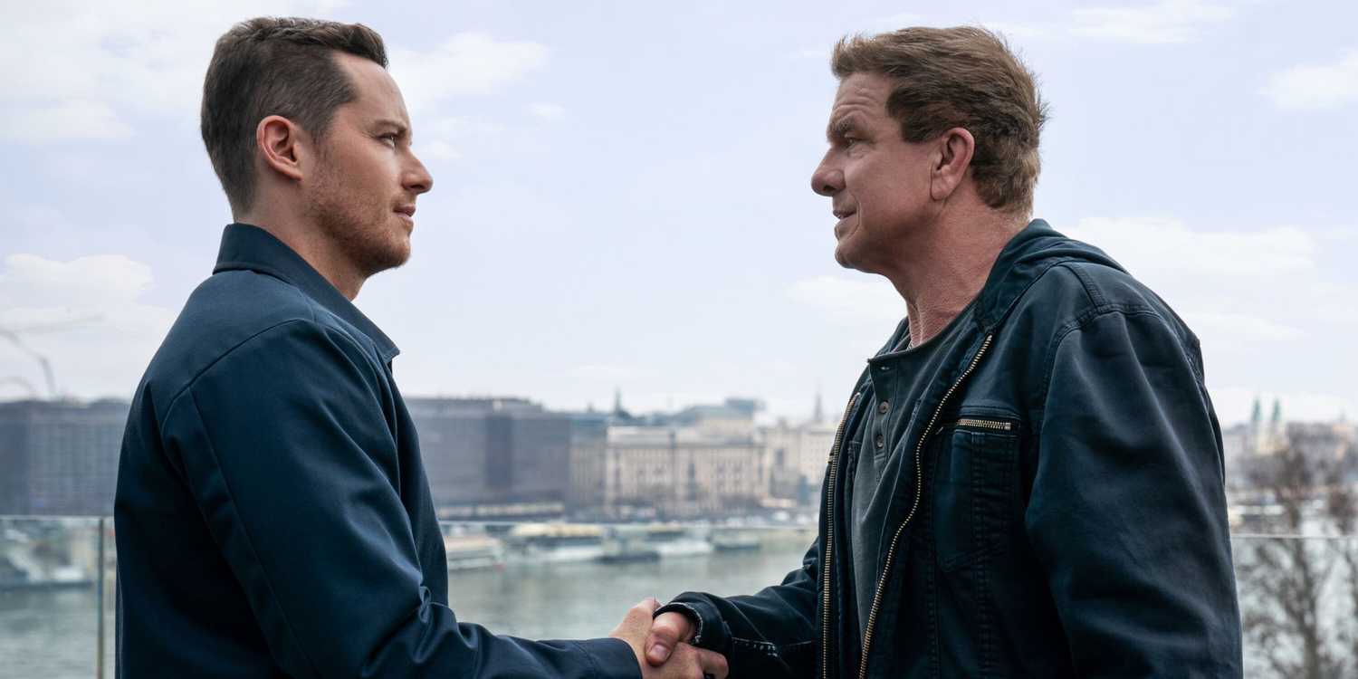 Wes shakes hands with Dean in FBI: International