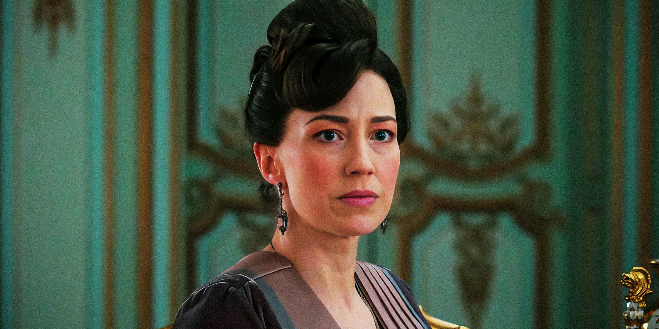 Carrie Coon looking regal in The Gilded Age