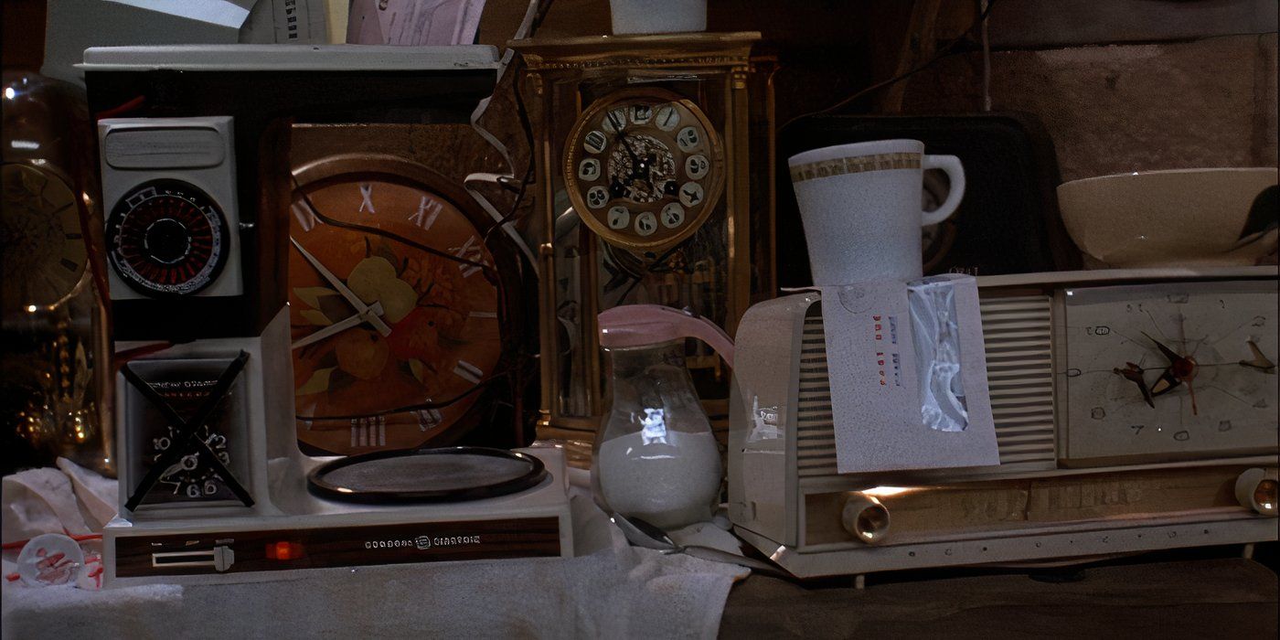 Opening sH๏τ of Doc's home in Back to the Future