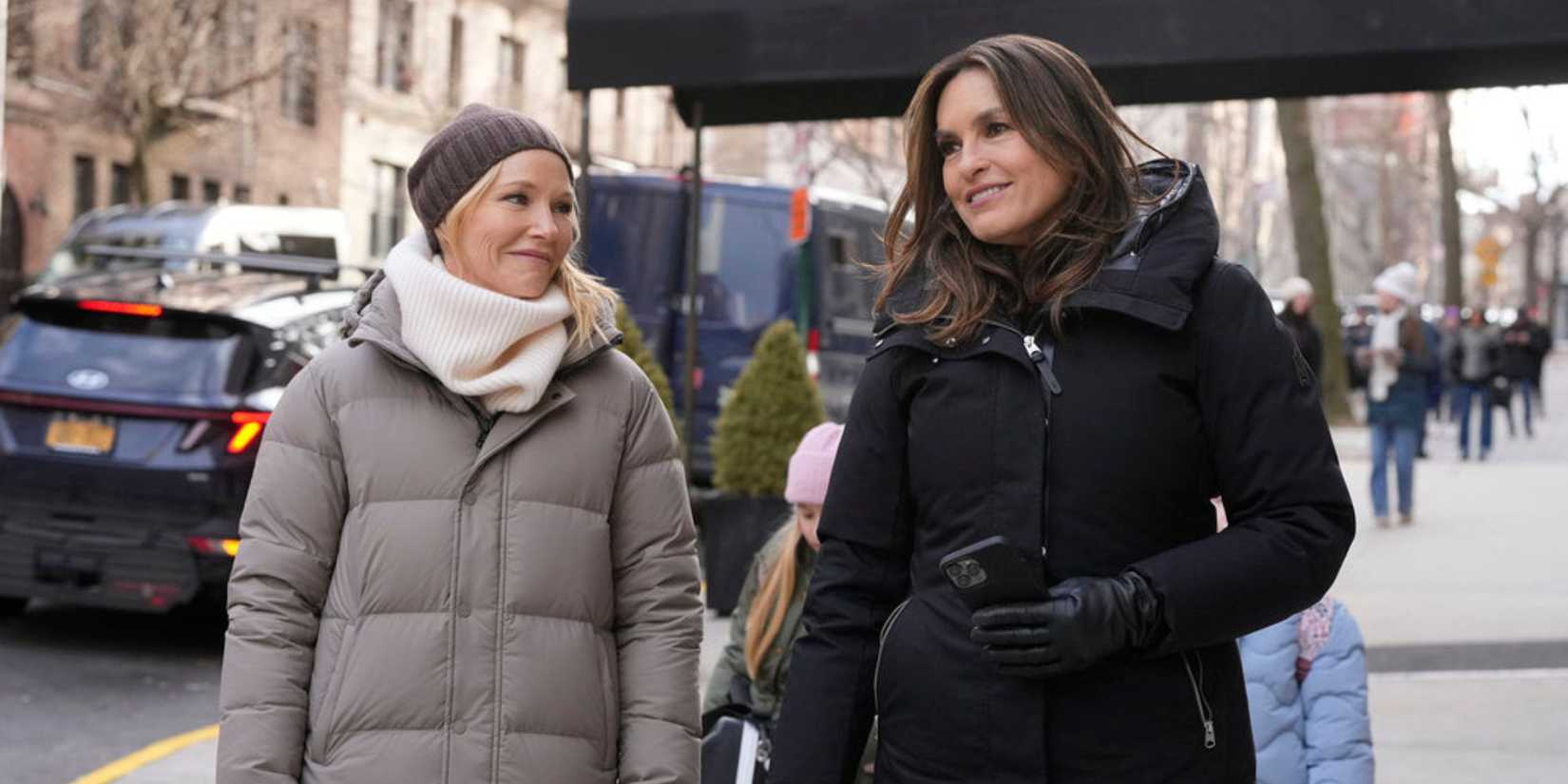 Benson and Rollins Walking With The Kids in Law & Order SVU