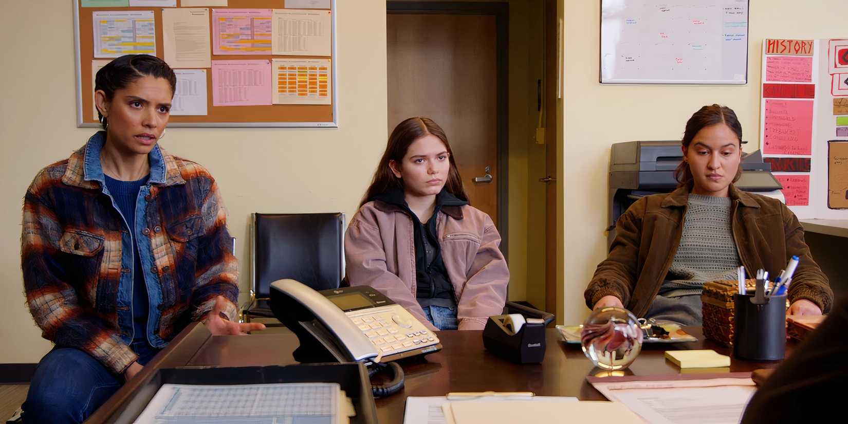 Miranda Rae Mayo as Stella Kidd, Ava Torres as Natalie Evans, and Erica Mendez as Julia Evans in Chicago Fire