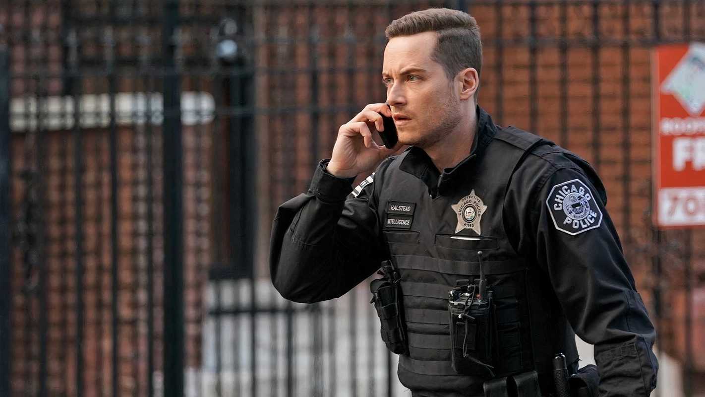 Jesse Lee Soffer as Jay Halstead in Chicago PD
