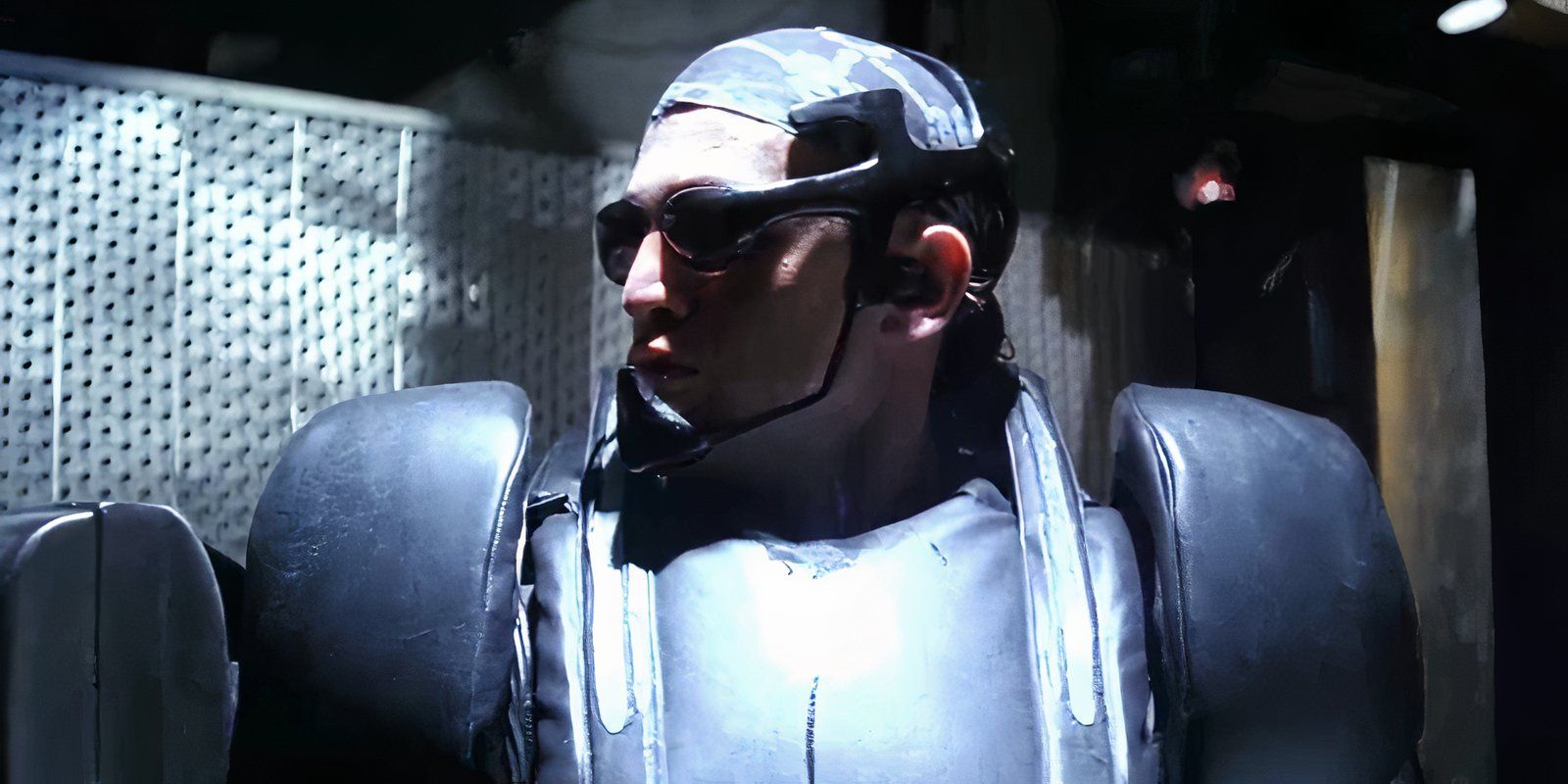 This 1990s Sci-Fi Horror Movie Is A Cult Classic, And It Desperately ...