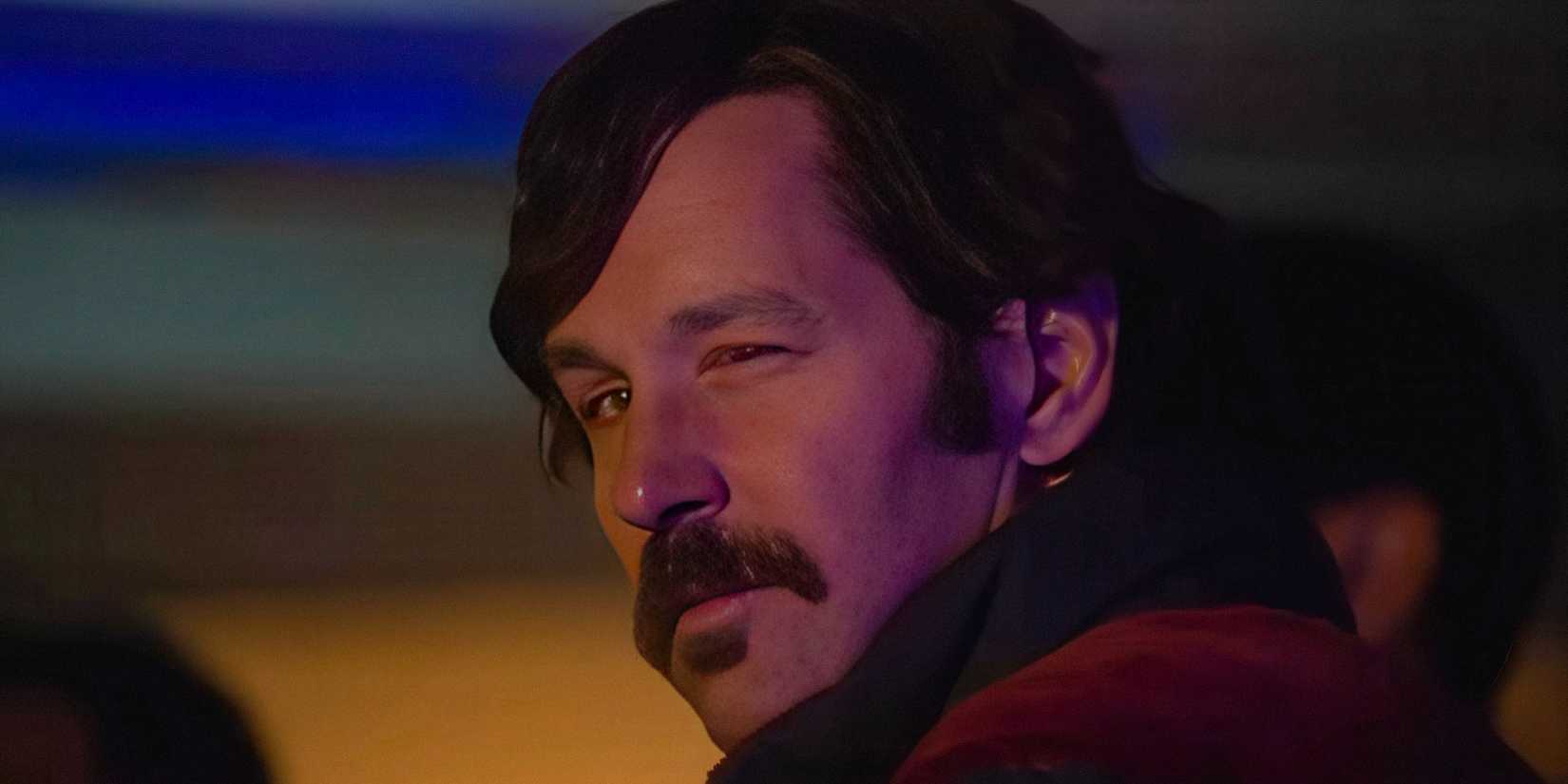 Austin (Paul Rudd) winking in Friendship