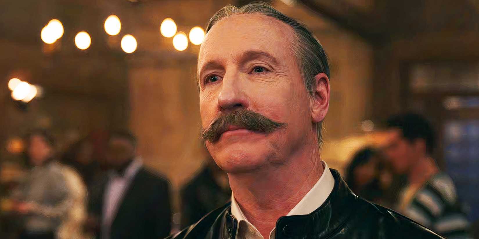 Matt Walsh como Elias em Ghosts