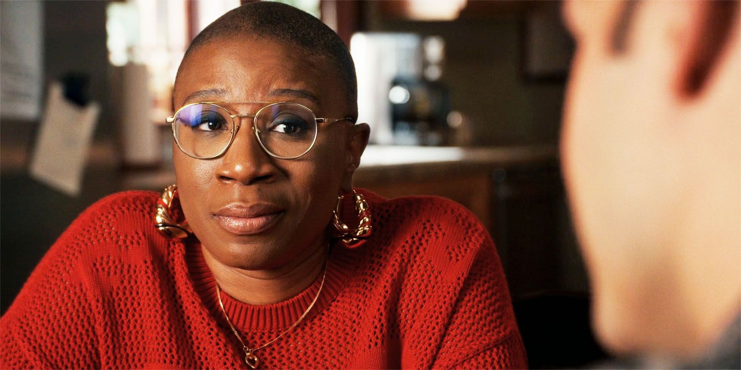 Hen looking at Eddie in 9-1-1 season 8, episode 17