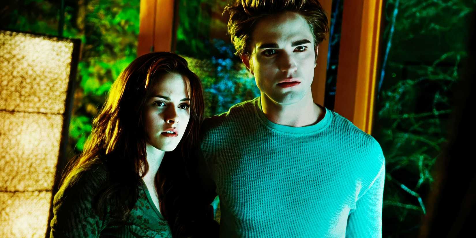 Эдвард и Белла стоят вместе в "Дневном свете".