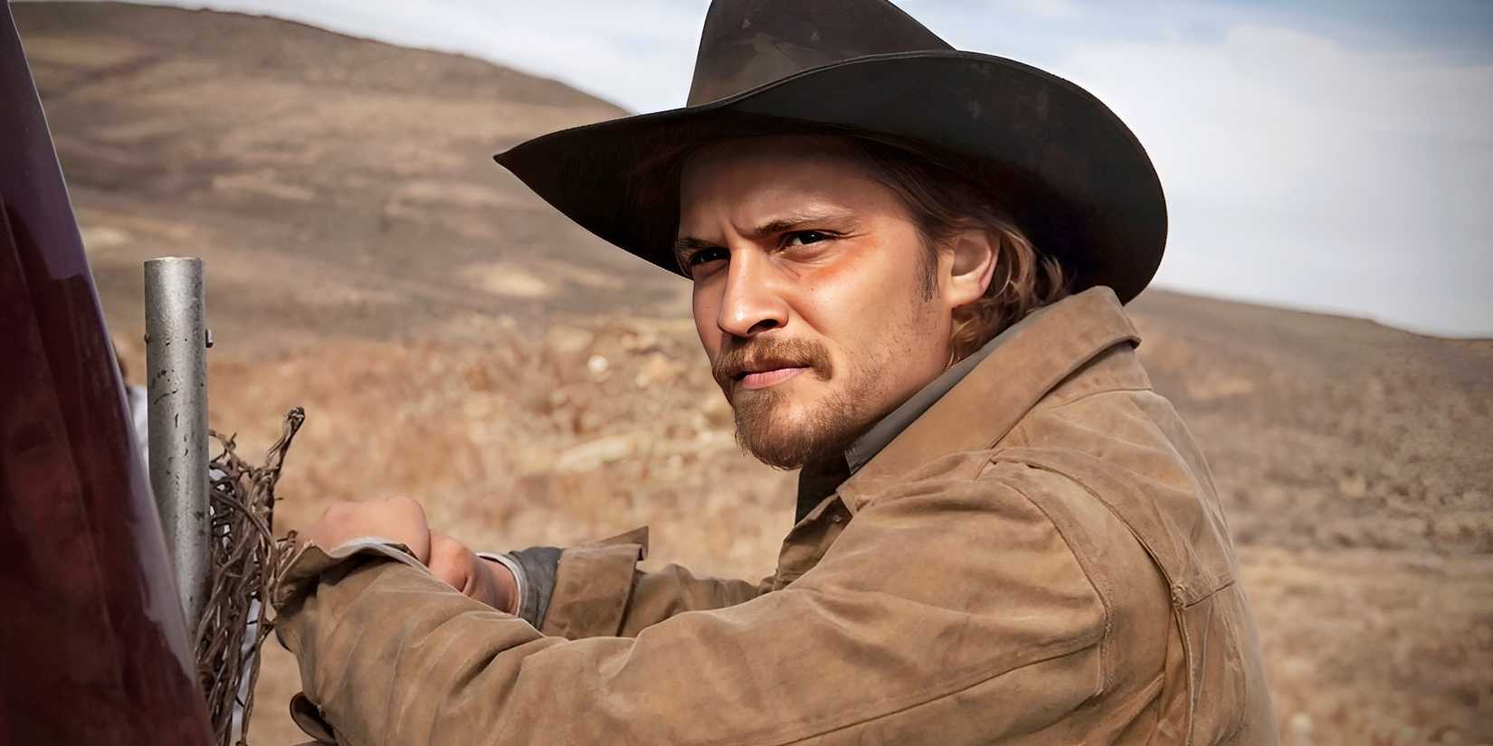 Kayce Dutton (Luke Grimes) com expressão séria e chapéu de cowboy em Yellowstone